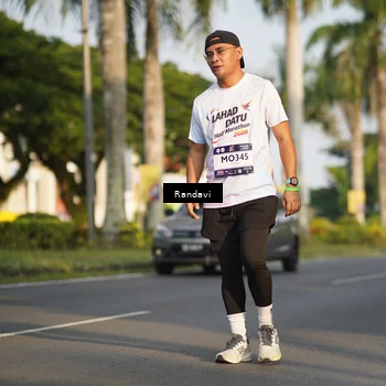 Runner Photo 7692373