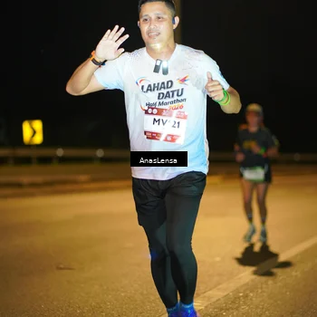 Runner Photo 7692378