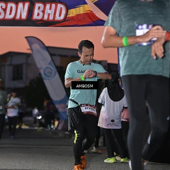 Runner Photo 7692379