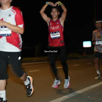 Runner Photo 7692406