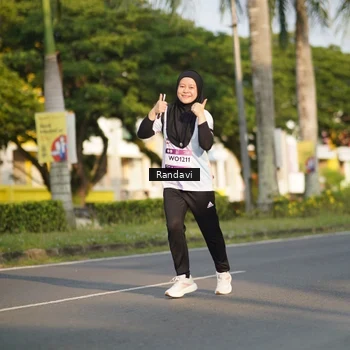 Runner Photo 7692428