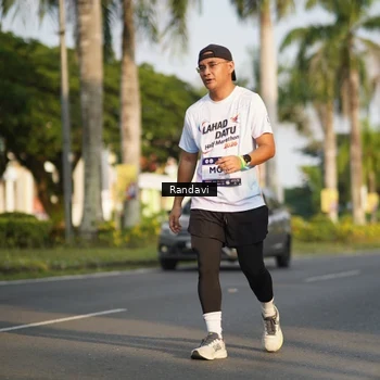 Runner Photo 7692429