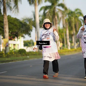 Runner Photo 7692436