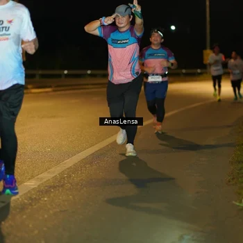 Runner Photo 7692580