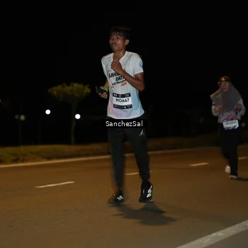 Runner Photo 7692589