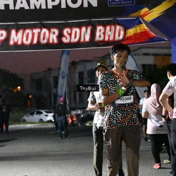 Runner Photo 7692614