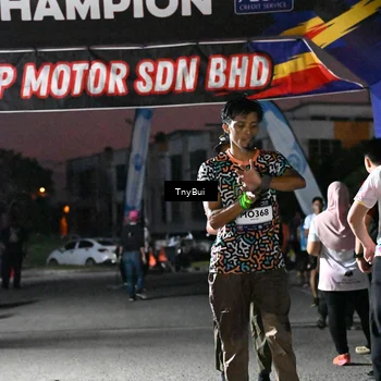 Runner Photo 7692649