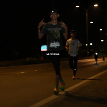 Runner Photo 7692655