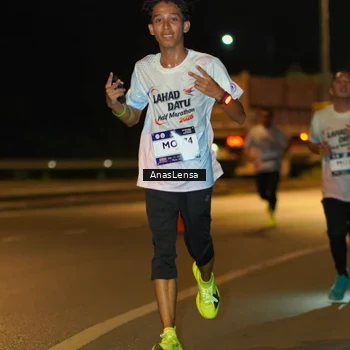 Runner Photo 7692675