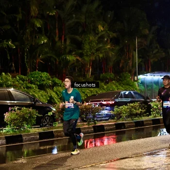 Runner Photo 7692705