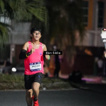 Runner Photo 7692729