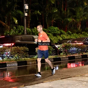 Runner Photo 7692764