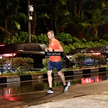 Runner Photo 7692768