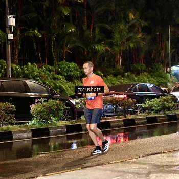 Runner Photo 7692774