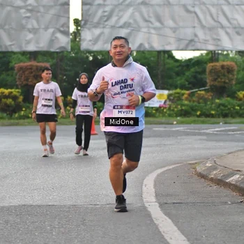 Runner Photo 7692780