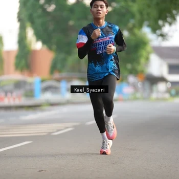 Runner Photo 7692786