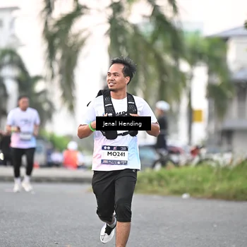 Runner Photo 7692798