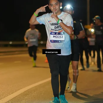 Runner Photo 7692841