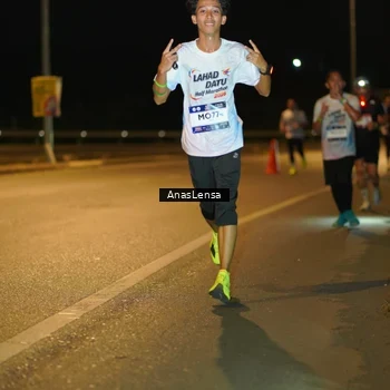 Runner Photo 7692853