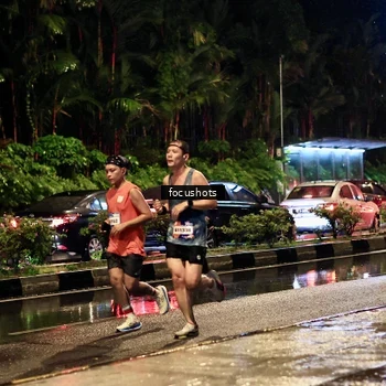 Runner Photo 7692895
