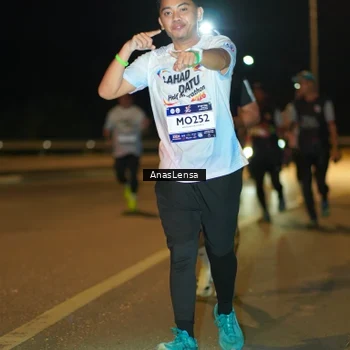 Runner Photo 7692906