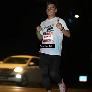 Runner Photo 7692946