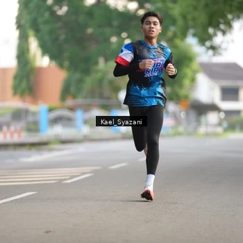 Runner Photo 7692956