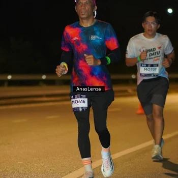 Runner Photo 7692971