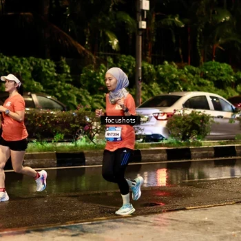Runner Photo 7692972