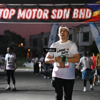 Runner Photo 7692992