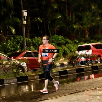 Runner Photo 7692996