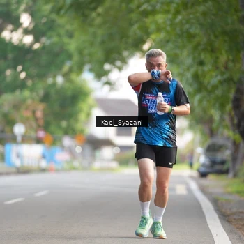 Runner Photo 7692999