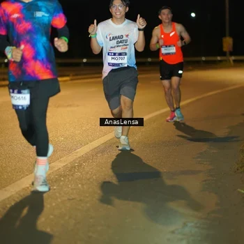 Runner Photo 7693036