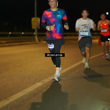Runner Photo 7693037