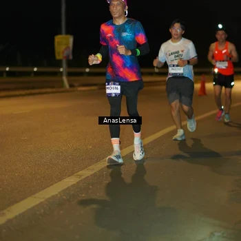 Runner Photo 7693038