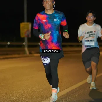 Runner Photo 7693039