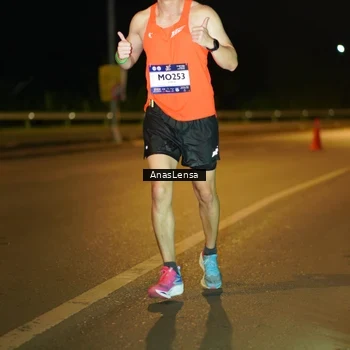 Runner Photo 7693049