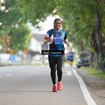 Runner Photo 7693068
