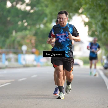 Runner Photo 7693099