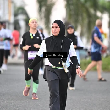 Runner Photo 7693196
