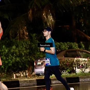 Runner Photo 7693198