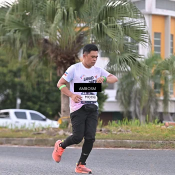 Runner Photo 7693273