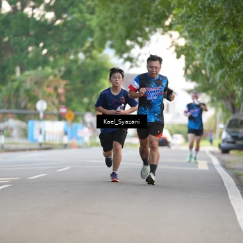 Runner Photo 7693354