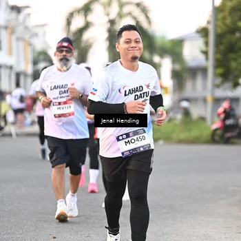 Runner Photo 7693355