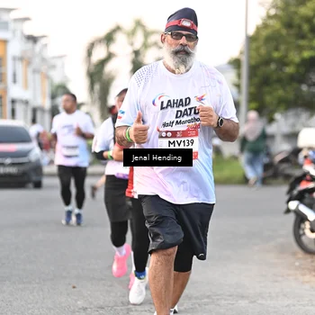 Runner Photo 7693376