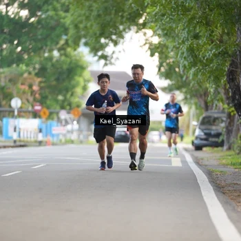 Runner Photo 7693385