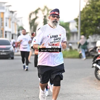 Runner Photo 7693412