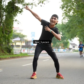 Runner Photo 7693416