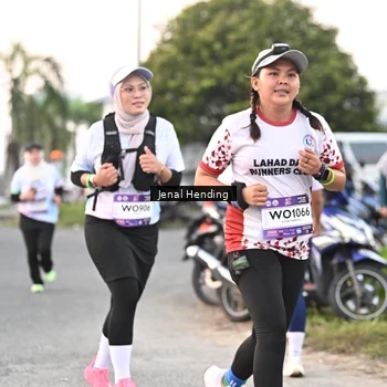 Runner Photo 7693425