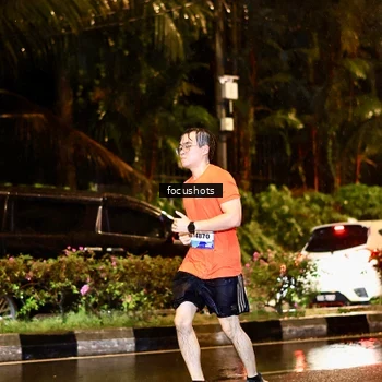 Runner Photo 7693436
